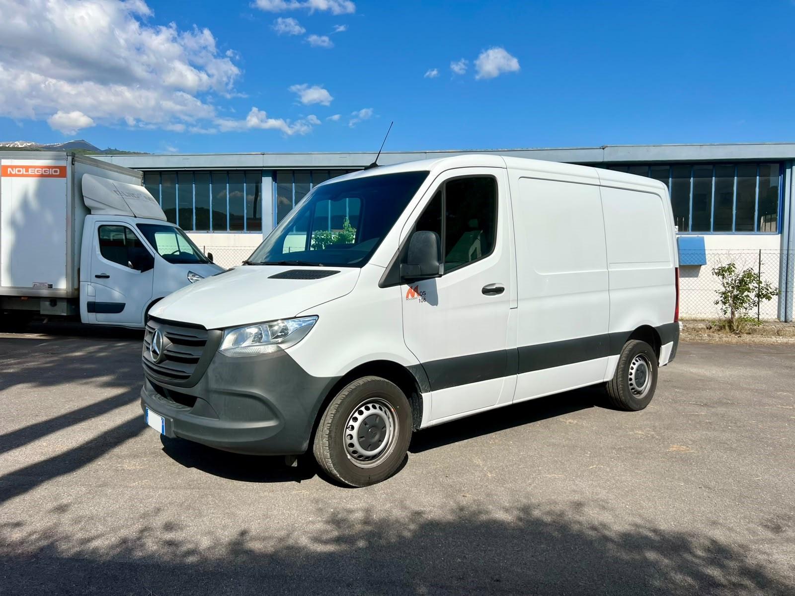 Noleggio Mercedes-Benz Sprinter Corto a Rieti — MOS Noleggio